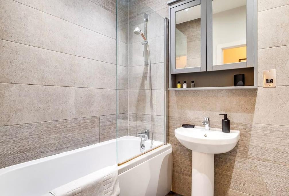 Giant Savings On Long Stays B1 Living, Enquire Now Birmingam Exterior foto
